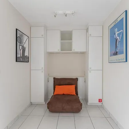 Plaza E 2413 With A Private Balcony Appartement Oostduinkerke