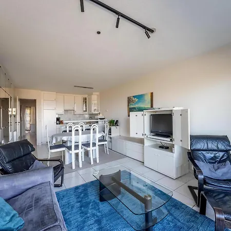 Appartement Plaza E 2413 With A Private Balcony Oostduinkerke